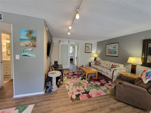 4720 LOCUST STREET NE 219, St Petersburg, FL 33703