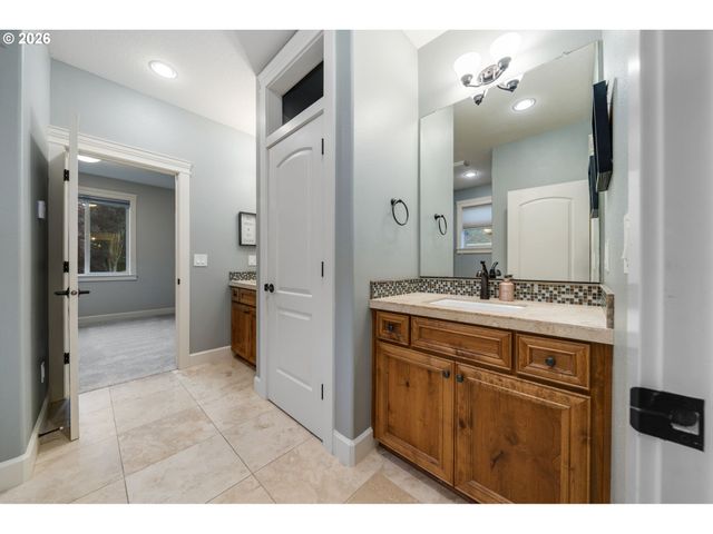 12502 Nw 49TH Ave, Vancouver, WA 98685