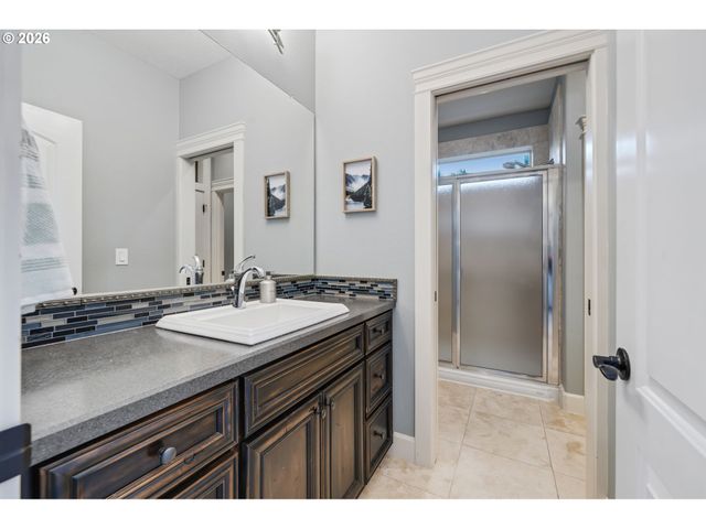 12502 Nw 49TH Ave, Vancouver, WA 98685