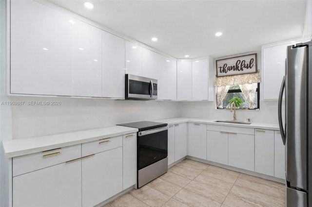 330 NW 13th St, Homestead, FL 33030