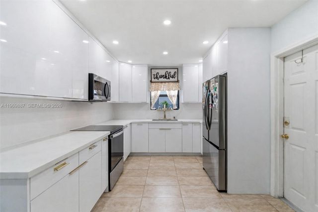 330 NW 13th St, Homestead, FL 33030