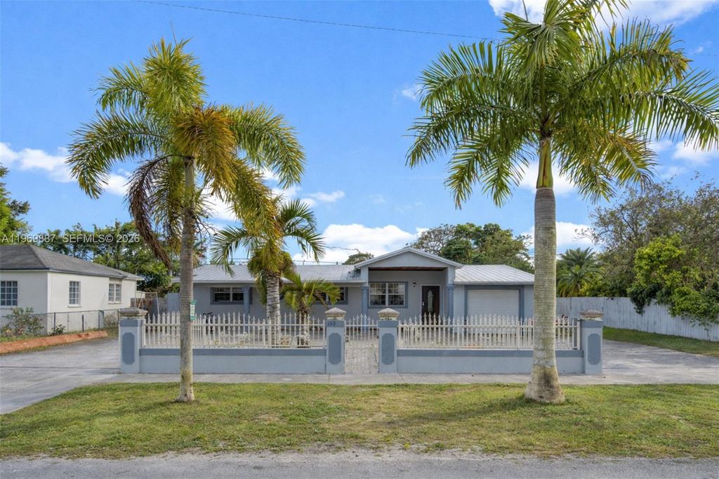 330 NW 13th St, Homestead, FL 33030