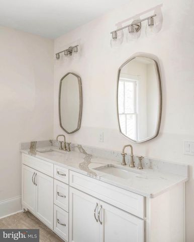 1403 WASHINGTON AVE, Fredericksburg, VA 22401