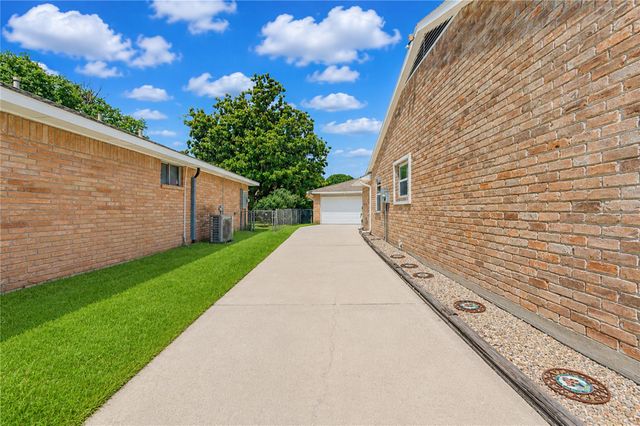 16019 Fathom Lane, Houston, TX 77062