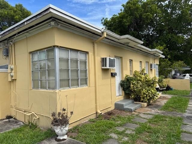 1705 MOFFETT Street C, Hollywood, FL 33020