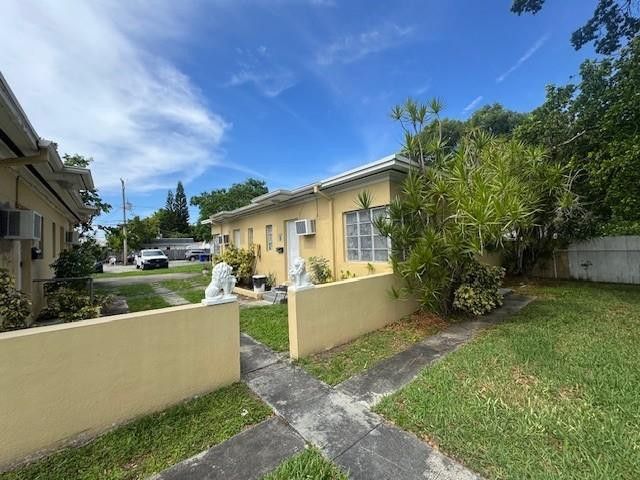 1705 MOFFETT Street C, Hollywood, FL 33020