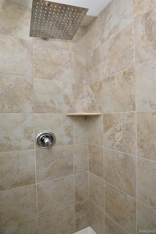2888 Glenbar Circle, Rochester, MI 48307