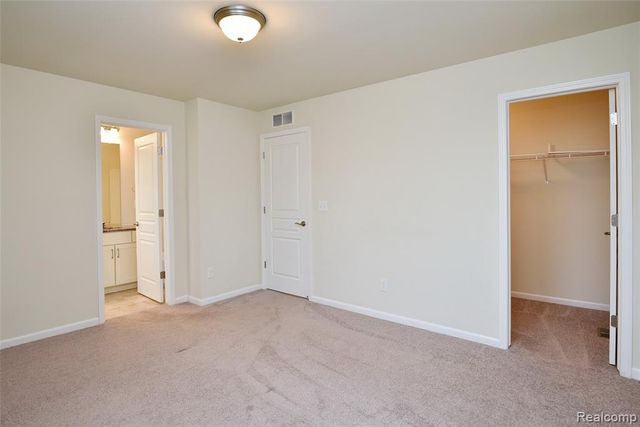 2888 Glenbar Circle, Rochester, MI 48307