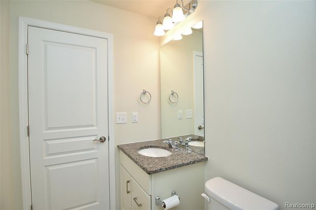 2888 Glenbar Circle, Rochester, MI 48307