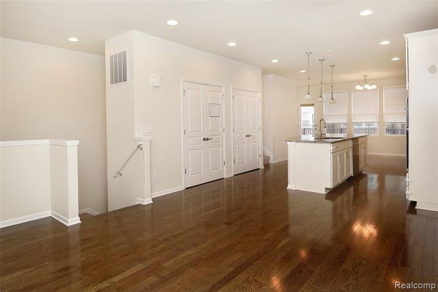 2888 Glenbar Circle, Rochester, MI 48307