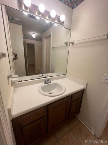 8328 Grand Oak Court, Montgomery, AL 36117