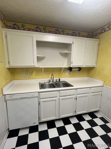 8328 Grand Oak Court, Montgomery, AL 36117