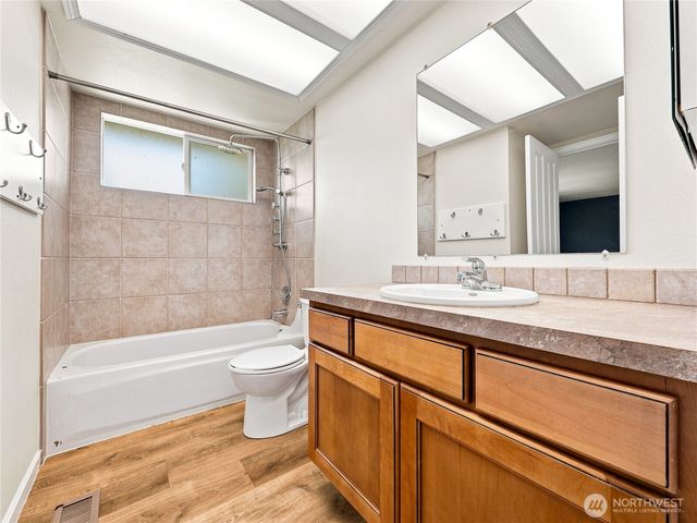 12629 SE 277th Place, Kent, WA 98030