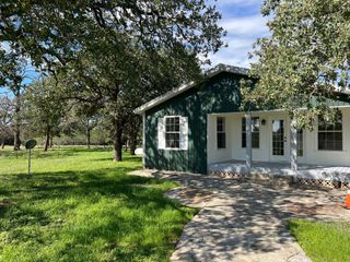 111 Chris LN, Florence, TX 76527