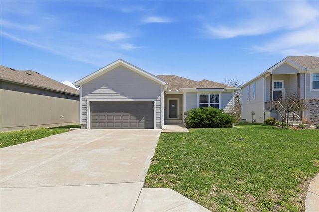 21805 Southcreek Road, Peculiar, MO 64078