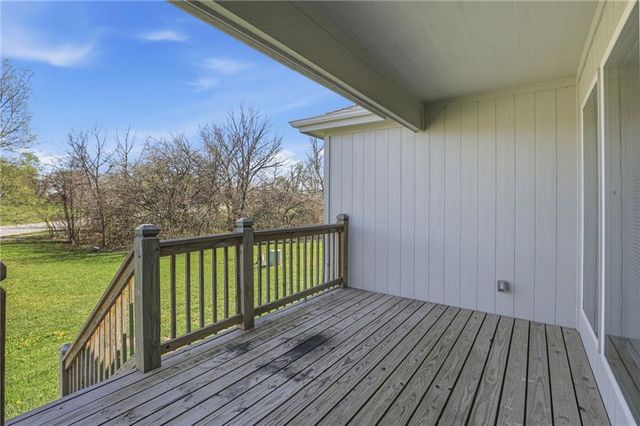 21805 Southcreek Road, Peculiar, MO 64078