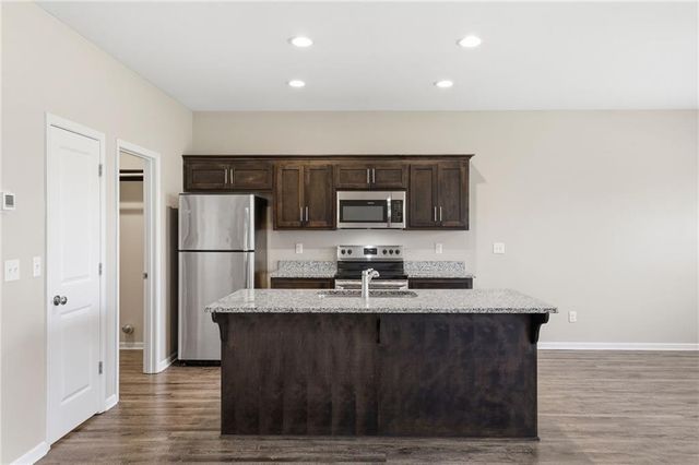 21805 Southcreek Road, Peculiar, MO 64078