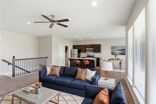 21805 Southcreek Road, Peculiar, MO 64078