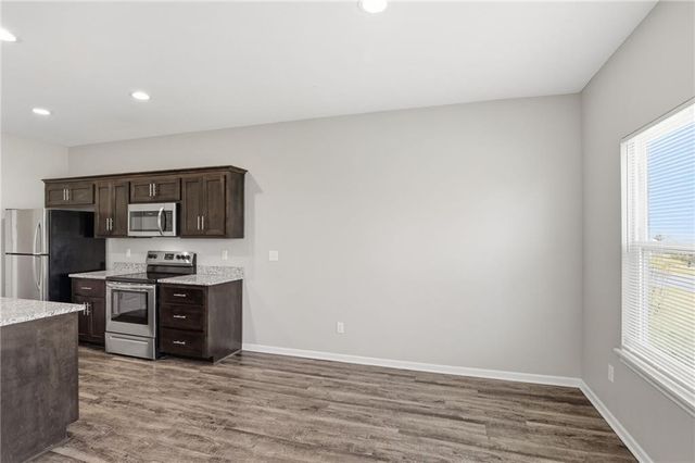 21805 Southcreek Road, Peculiar, MO 64078