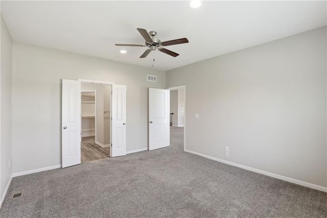 21805 Southcreek Road, Peculiar, MO 64078