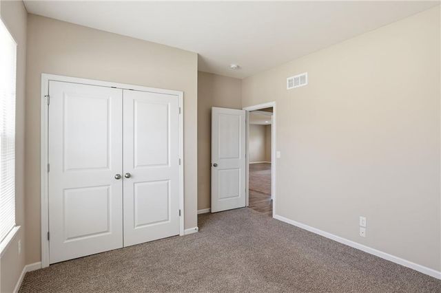 21805 Southcreek Road, Peculiar, MO 64078