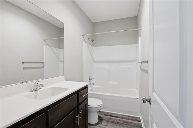21805 Southcreek Road, Peculiar, MO 64078