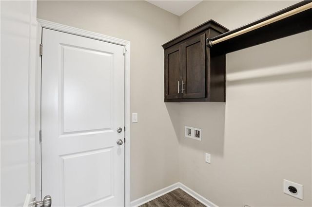 21805 Southcreek Road, Peculiar, MO 64078