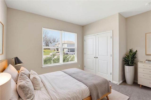 21805 Southcreek Road, Peculiar, MO 64078