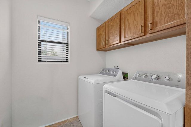 10309 Docena Place NW, Albuquerque, NM 87114