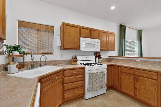 10309 Docena Place NW, Albuquerque, NM 87114