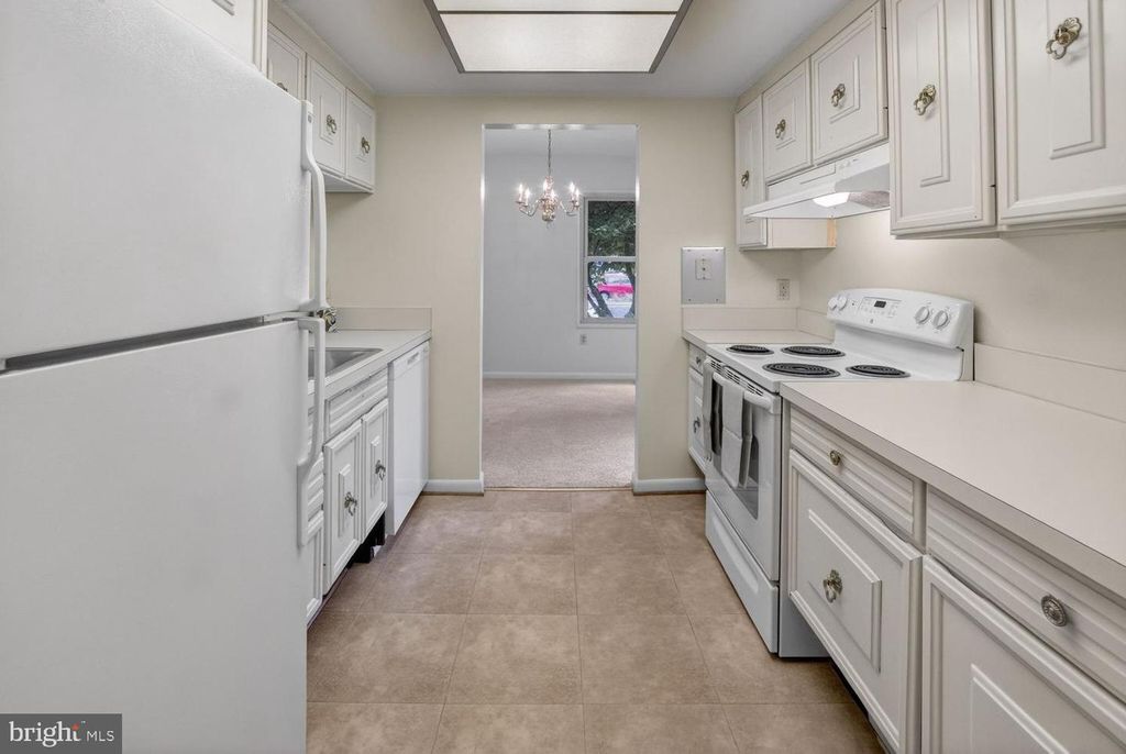 Image 11 of property listing at 3406 CHISWICK CT #47-2A, Silver Spring, MD 20906