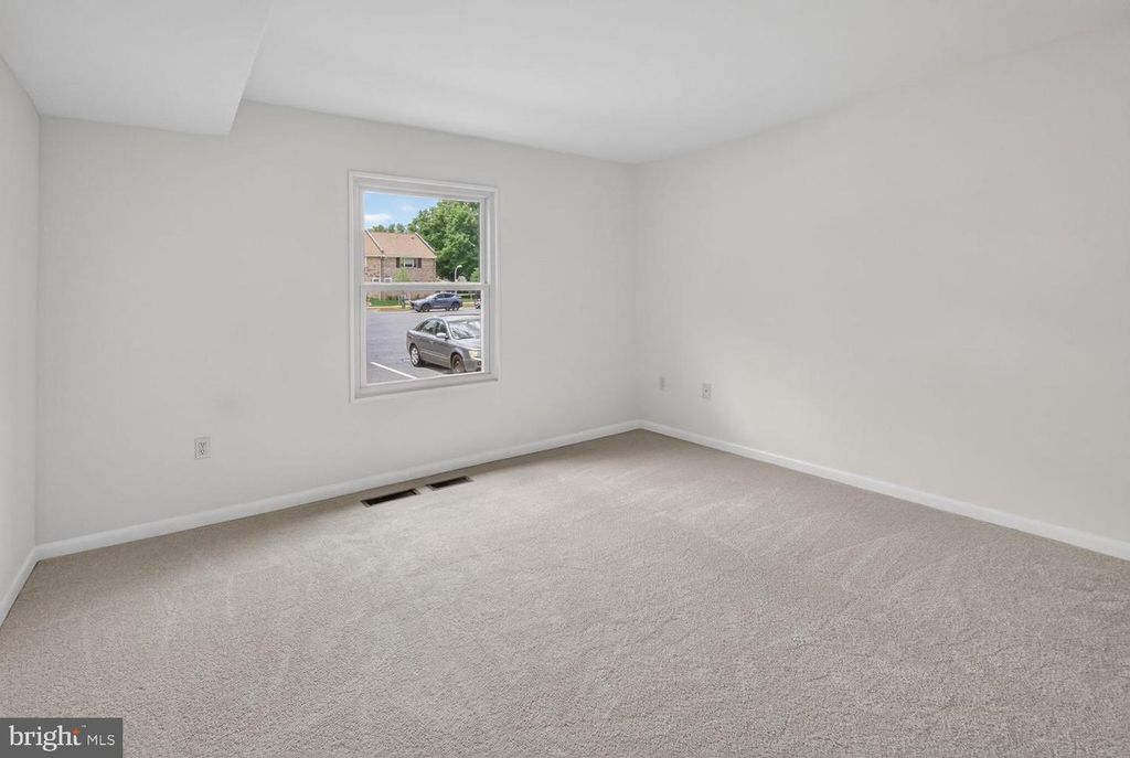 Image 13 of property listing at 3406 CHISWICK CT #47-2A, Silver Spring, MD 20906