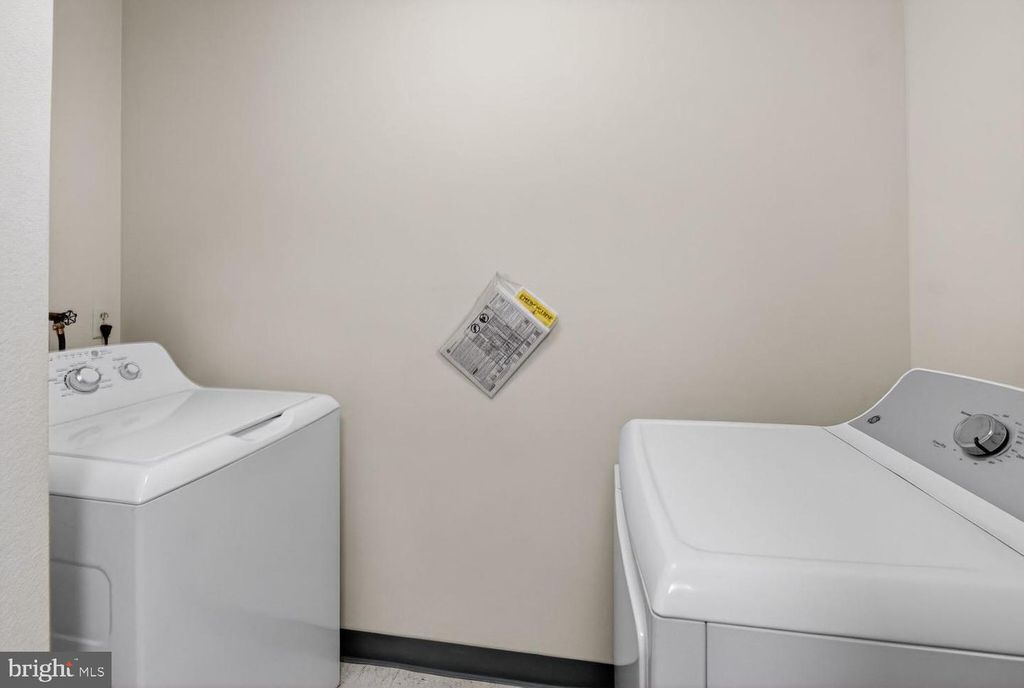 Image 16 of property listing at 3406 CHISWICK CT #47-2A, Silver Spring, MD 20906