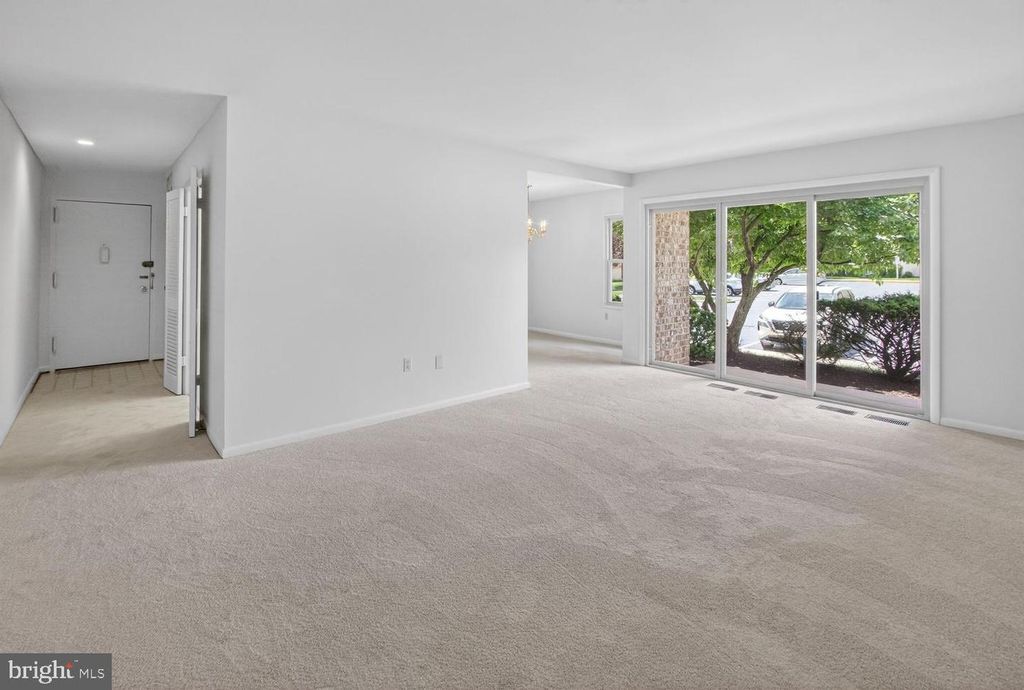 Image 2 of property listing at 3406 CHISWICK CT #47-2A, Silver Spring, MD 20906