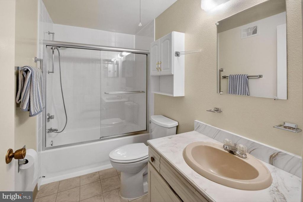 Image 6 of property listing at 3406 CHISWICK CT #47-2A, Silver Spring, MD 20906