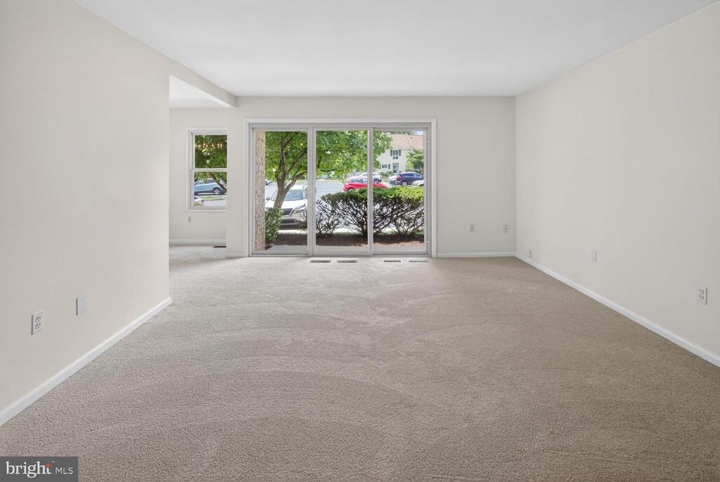 Image 8 of property listing at 3406 CHISWICK CT #47-2A, Silver Spring, MD 20906