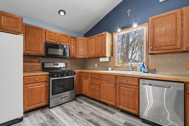 224 Pleasant Avenue Se, Caledonia Vlg, MI 49316