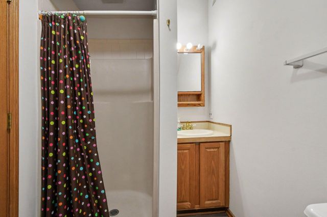 224 Pleasant Avenue Se, Caledonia Vlg, MI 49316