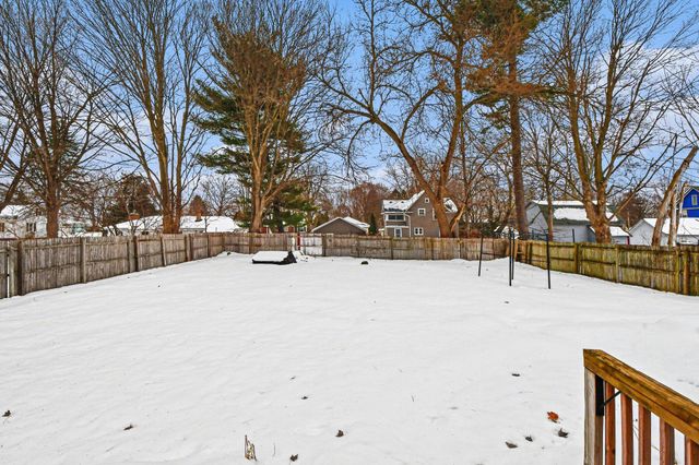 224 Pleasant Avenue Se, Caledonia Vlg, MI 49316