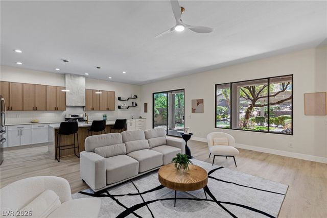 17 Winding Road, Henderson, NV 89052