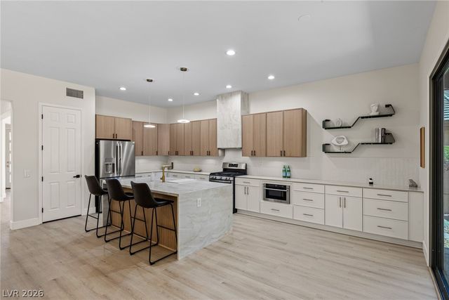 17 Winding Road, Henderson, NV 89052