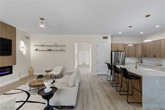 17 Winding Road, Henderson, NV 89052