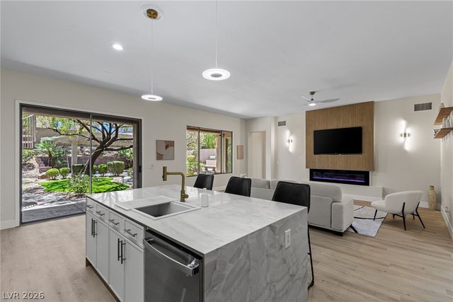 17 Winding Road, Henderson, NV 89052