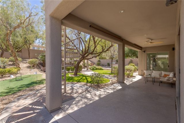 17 Winding Road, Henderson, NV 89052