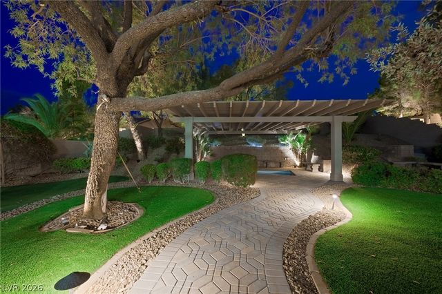 17 Winding Road, Henderson, NV 89052