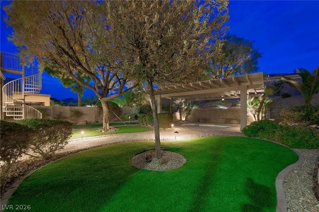 17 Winding Road, Henderson, NV 89052