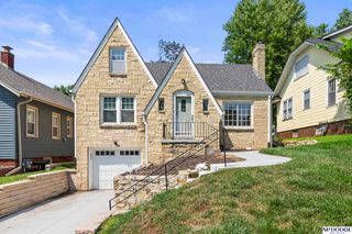 4542 Poppleton Avenue, Omaha, NE 68106