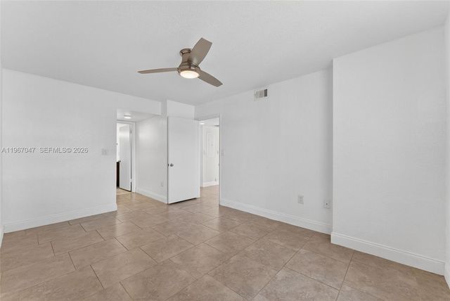 2841 N Oakland Forest Drive 110, Oakland Park, FL 33309