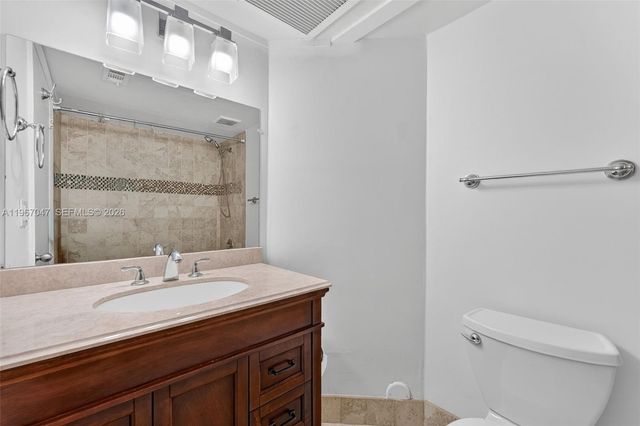 2841 N Oakland Forest Drive 110, Oakland Park, FL 33309