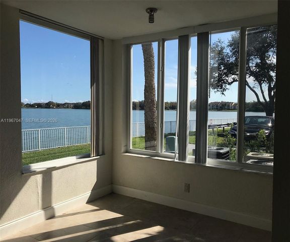 2841 N Oakland Forest Drive 110, Oakland Park, FL 33309